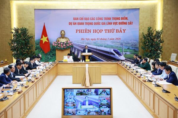 Prime Minister urges railway sector to master technology for long-term autonomy