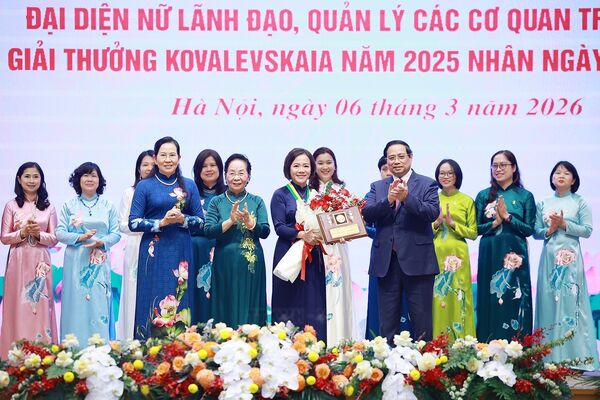 More awards needed to honour Vietnamese women: PM