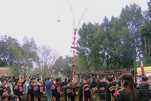 Central Highlands peace-praying ritual staged in Hanoi