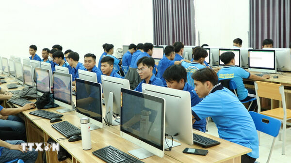 Human resources training key to effective operation of int’l finance centre