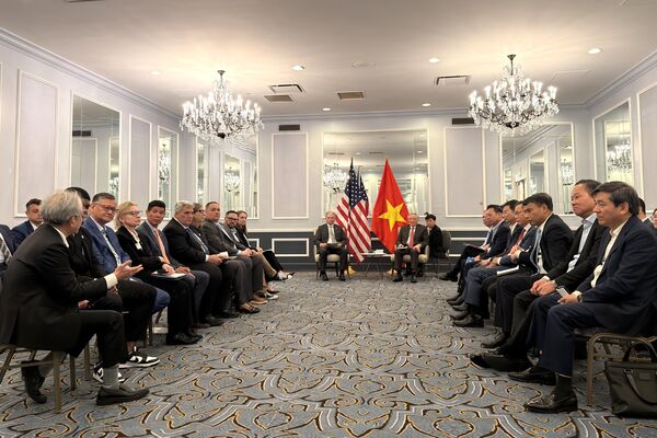 US firms eye expanding fintech investment in Vietnam