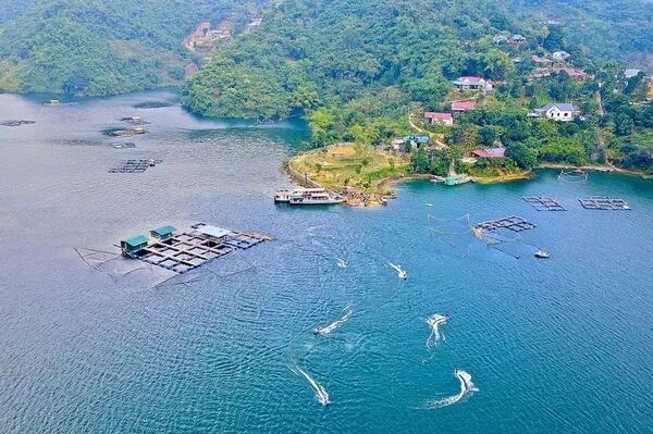 Muong village integrates aquaculture with eco-tourism