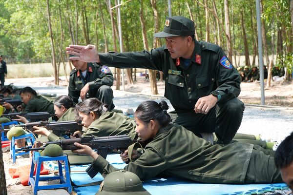 New police recruits toughen up in training