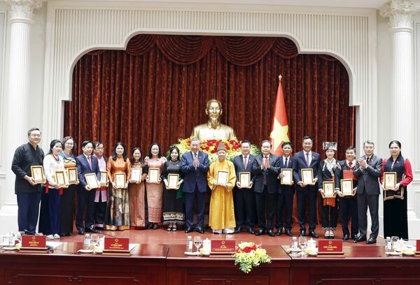 General Secretary, State President praises ethnic minority lawmakers’ role in translating policies into practice