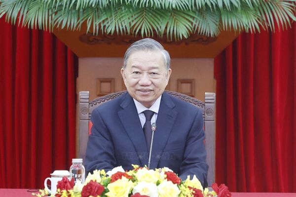 Top Vietnamese leader holds phone talks with Australian Prime Minister