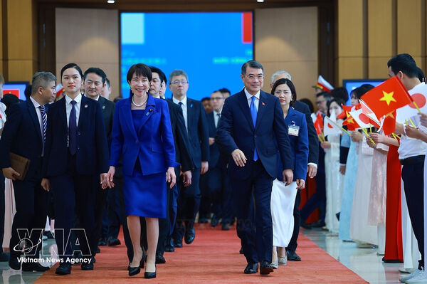 Vietnamese PM hosts welcome ceremony for Japanese counterpart