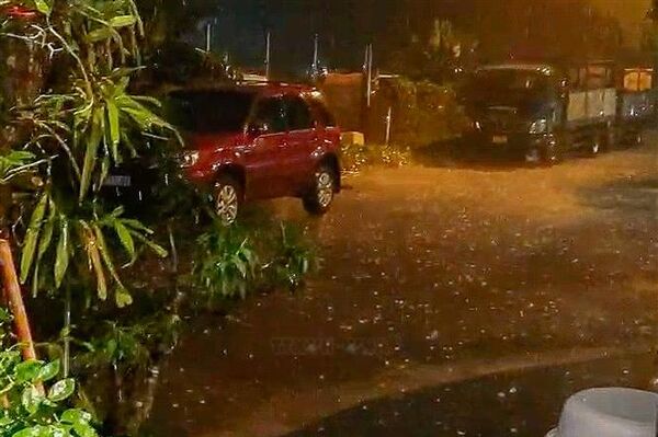 Thunderstorms and hail hit northern Vietnam