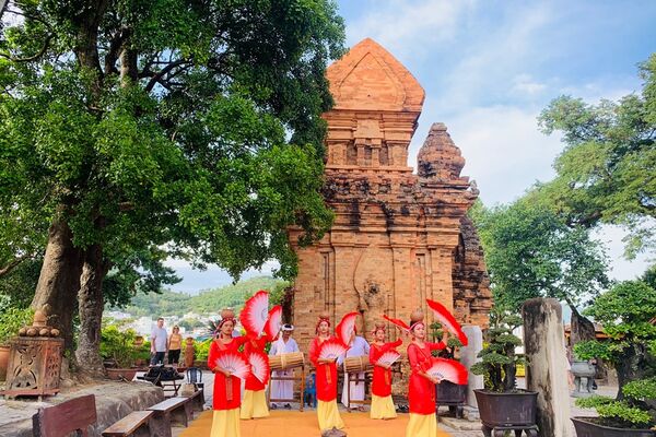 Khanh Hoa’s Po Nagar Tower Festival celebrates Cham cultural heritage