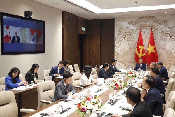 Top Vietnamese leader affirms high regard for ties with Switzerland during phone talks