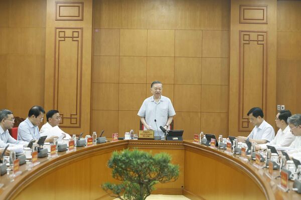 Top leader calls for strategic quantum technology development plan