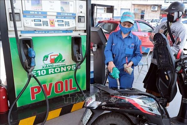 <b>Tiêu điểm kinh tế tuần: Xăng E10 – Bước chuyển cho
  nhiên liệu xanh</b><b></b>