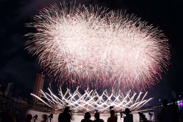 Han River dazzles as a ‘River of Light’ on DIFF 2026 opening night