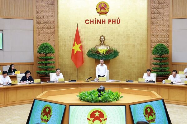 Prime Minister calls for stronger efforts to reach double-digit growth target