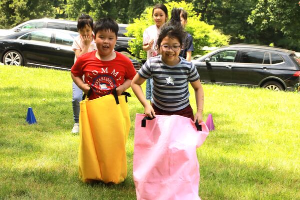 Vietnamese village family day in US promotes community solidarity