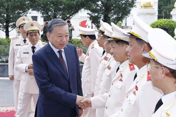 Top leader calls for building high-quality security workforce