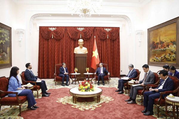 Vietnam’s top leader receives outgoing Palestinian Ambassador