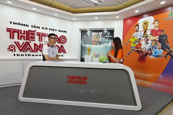 <b>Nhiếp ảnh gia Chu Việt Hà: Tôi hâm mộ bóng đá đẹp! </b>