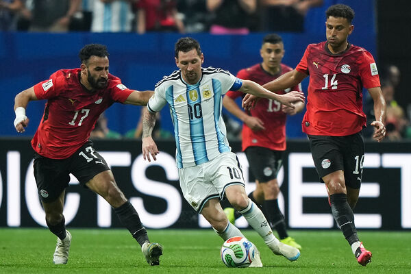 <b>Lăn cùng trái bóng Trionda 8/7: Messi giải cứu Argentina, Thụy Sĩ giành vé cuối cùng vào tứ kết</b>
