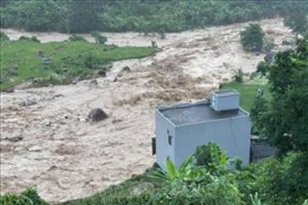 Heavy downpours trigger flooding, house collapse in Lai Chau