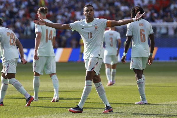 <b>Lăn cùng trái bóng Trionda 10/7: Mbappe rực sáng, Pháp lần thứ ba liên tiếp vào bán kết World Cup</b>