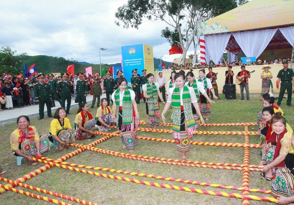 Vietnam, Laos build border of peace, cooperation and development