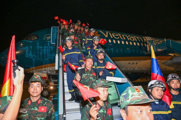 Vietnamese earthquake relief team returns home from Venezuela