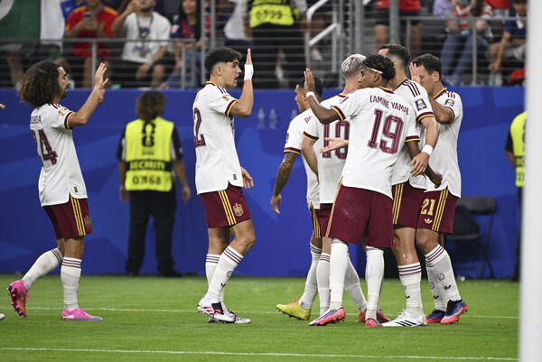 <b>Lăn cùng trái bóng Trionda 15/7: Tây Ban Nha giành vé vào chung kết World Cup sau 16 năm</b>