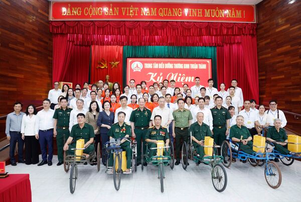 Top leader calls for better care for invalids, revolutionary contributors