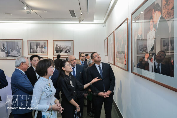 Photo exhibition celebrates 50 years of Vietnam-Thailand diplomatic relations