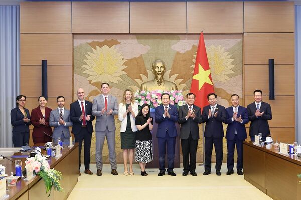 Vietnam seeks stronger parliamentary ties with the US, Malaysia