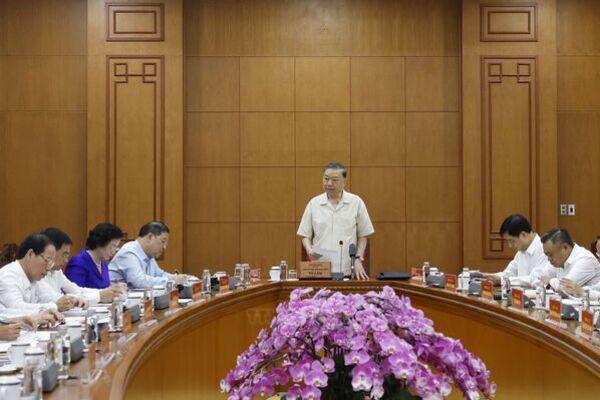 Top leader urges infrastructure planning reform