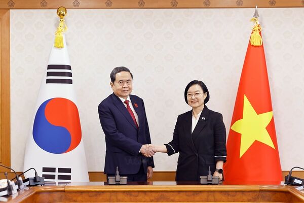 Vietnamese NA President meets with Korean Prime Minister