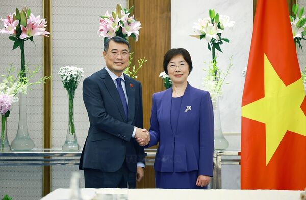 AIIB President pledges continued support for Vietnam in infrastructure development