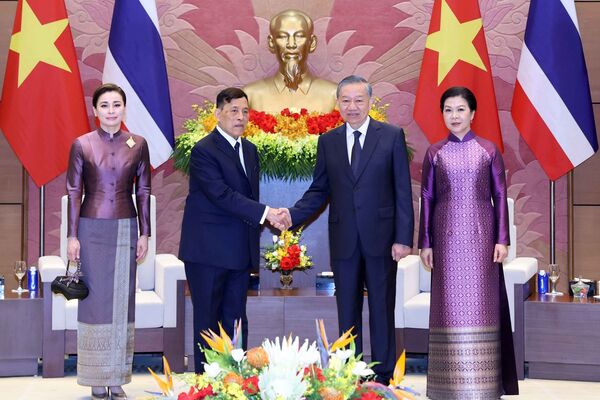 Vietnam attaches great importance to comprehensive cooperation with Thailand: Top leader