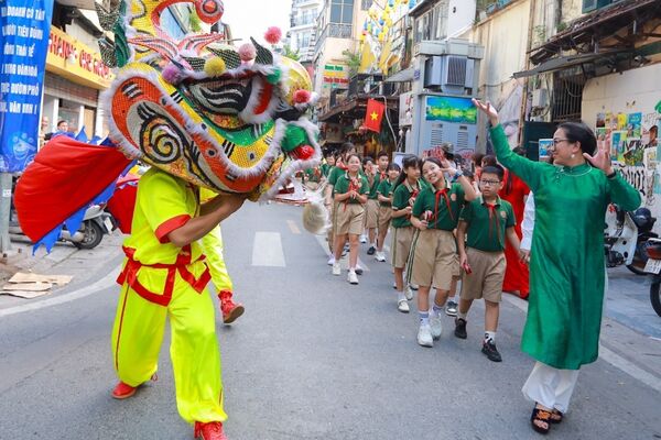 “Moonlit Memories” revives Hanoi’s Mid-Autumn traditions