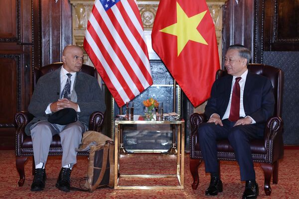 Party General Secretary and President meets with Communist Party USA leaders in New York