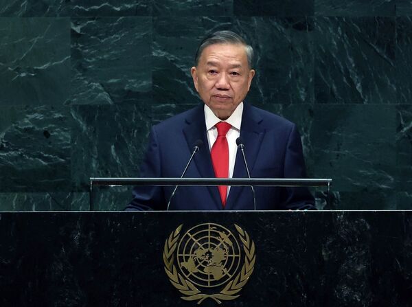 Top Vietnamese leader makes suggestions for managing global change at UNGA 81