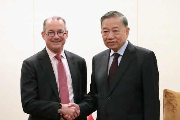 Vietnam seeks JPMorganChase, Visa support in global finance, investment