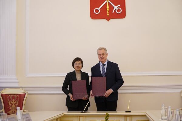 VNA, St. Petersburg strengthen cooperation in external communications