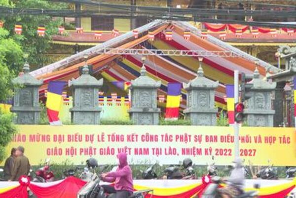 Vietnamese pagodas foster Vietnam-Laos friendship