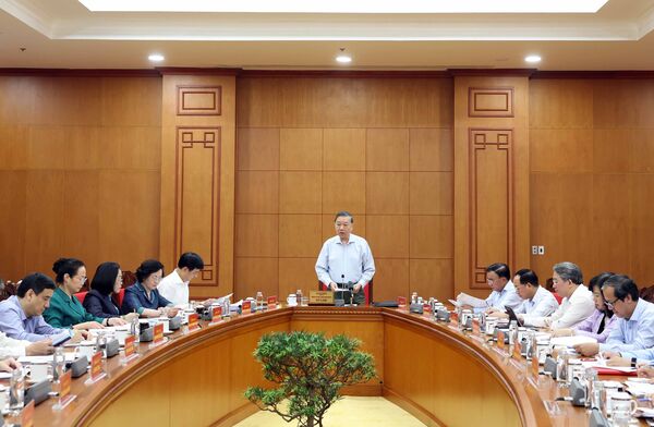 Top leader calls for sports development to build national strength